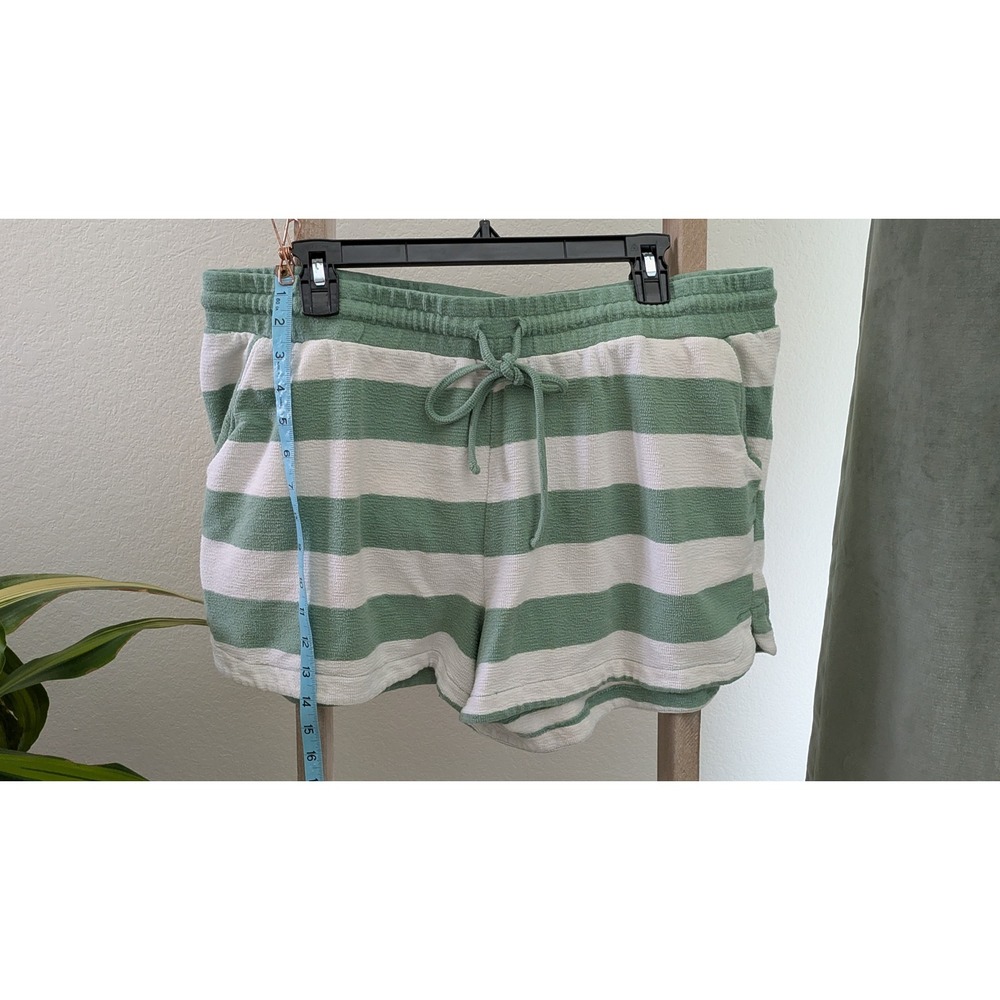 Maurices Fleece Green & White Shorts, size XXL